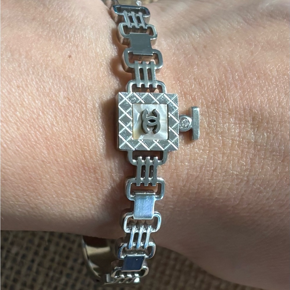 Elegant Silver Bracelet
